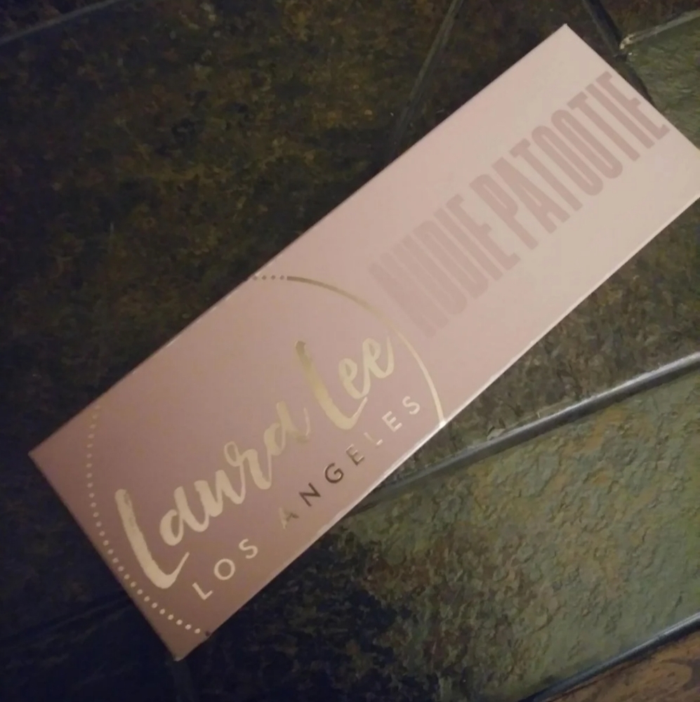 LAURA LEE LOS ANGELES NUDIE PATOOTIE